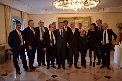 Foto di gruppo per i Produttori invitati con il Presidente nazionale e i responsabili Fondazione Toscana