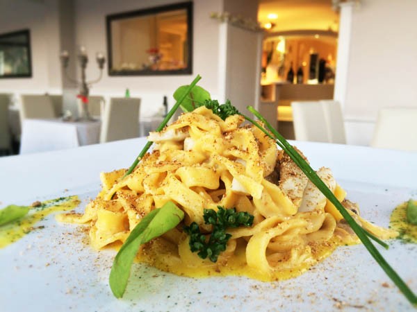 Fettuccine su crema di cicerchia Fettuccine su crema di cicerchia