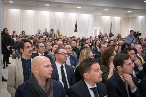 La platea a Borgo Egnazia durante l'intervento di Angelo Gaja La platea a Borgo Egnazia durante l'intervento di Angelo Gaja