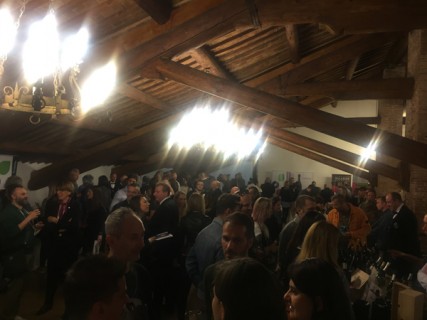 La degustazione durante la 1° Edizione di “F.I.V.I. Triveneto: Espressioni Di Territorio” La degustazione durante la 1° Edizione di “F.I.V.I. Triveneto: Espressioni Di Territorio”