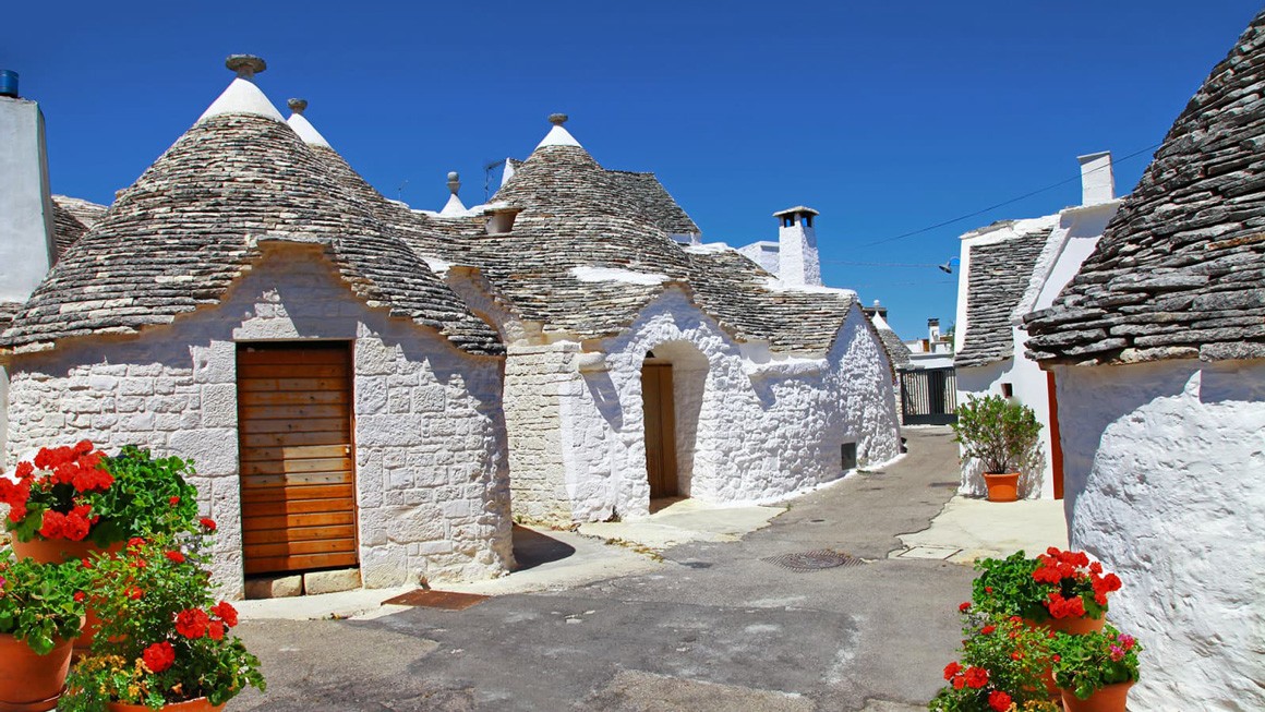 I trulli, tanto cari a Lino Banfi I trulli, tanto cari a Lino Banfi