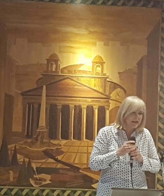 Daniela Scrobogna conduce il Corso sui Formaggi di Fondazione Italiana Sommelier Daniela Scrobogna conduce il Corso sui Formaggi di Fondazione Italiana Sommelier