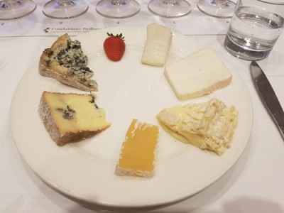Il Corso sui Formaggi di Fondazione Italiana Sommelier Il Corso sui Formaggi di Fondazione Italiana Sommelier