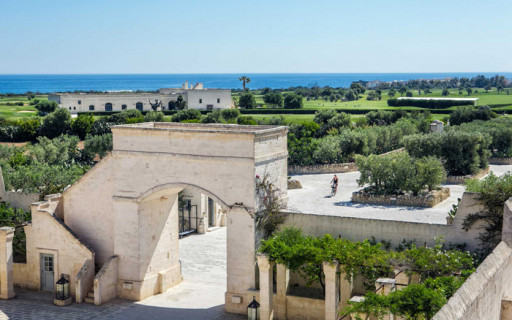 Cercasi Sommelier in Puglia / Borgo Egnazia Cercasi Sommelier in Puglia / Borgo Egnazia