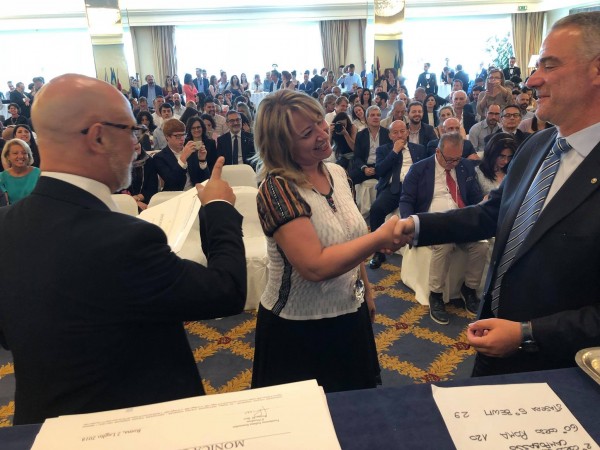 Alcune immagini dell'ultima consegna dei Diplomi di Fondazione Italiana Sommelier a Roma Alcune immagini dell'ultima consegna dei Diplomi di Fondazione Italiana Sommelier a Roma