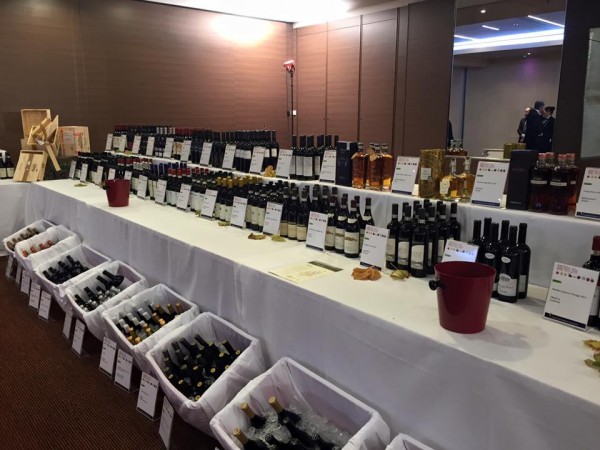 La Cantina con tutti i 5 Grappoli della Guida Bibenda La Cantina con tutti i 5 Grappoli della Guida Bibenda