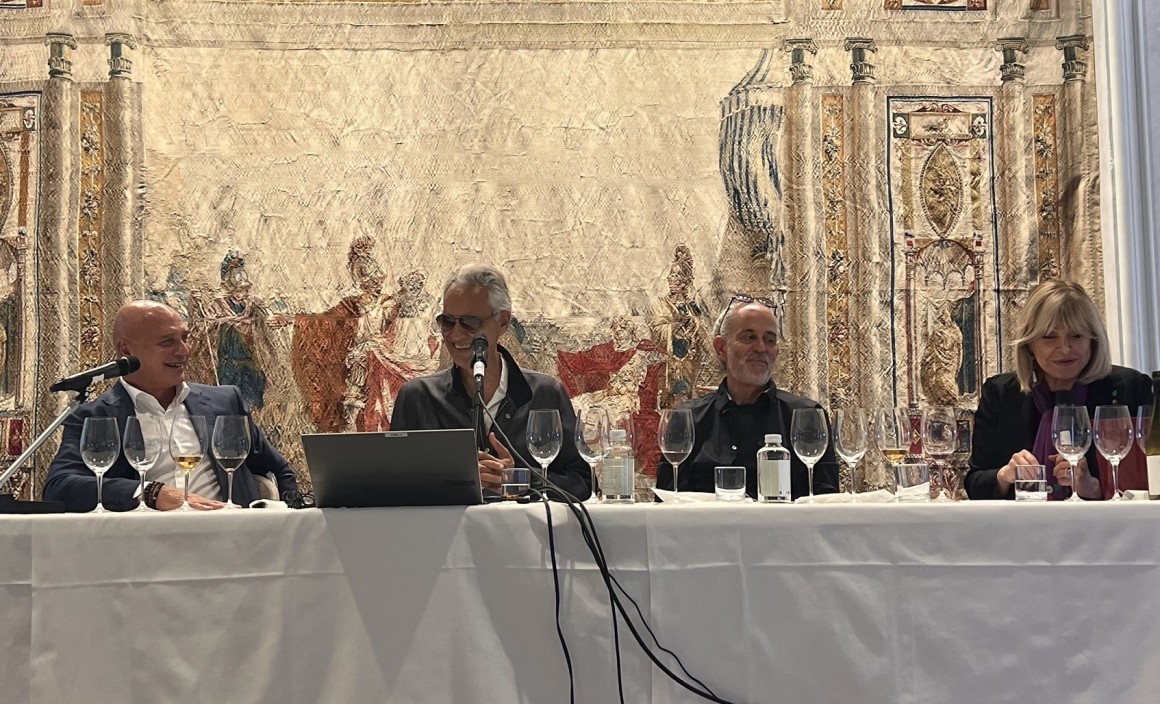 Luca D'Attoma, Andrea e Alberto Bocelli, Daniela Scrobogna di Fondazione Italiana Sommelier Luca D'Attoma, Andrea e Alberto Bocelli, Daniela Scrobogna di Fondazione Italiana Sommelier