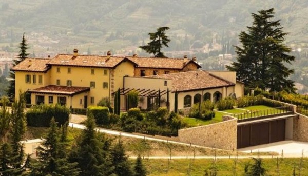 Una veduta dell'azienda Costa Arènte Una veduta dell'azienda Costa Arènte