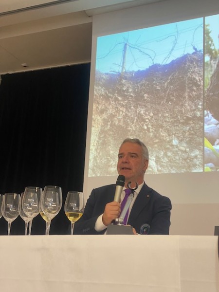 Paolo Lauciani, docente di Fondazione Italiana Sommelier Paolo Lauciani, docente di Fondazione Italiana Sommelier