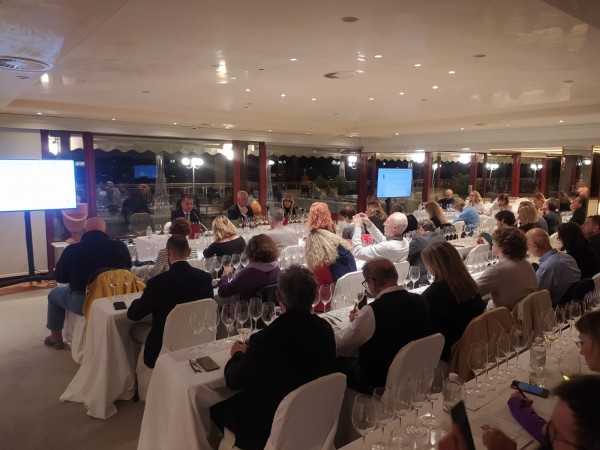 Paolo Peira enologo aziendale, Paolo Lauciani docente di Fondazione Italiana Sommelier e Ilaria Palumbo direttrice della cantina Paolo Peira enologo aziendale, Paolo Lauciani docente di Fondazione Italiana Sommelier e Ilaria Palumbo direttrice della cantina