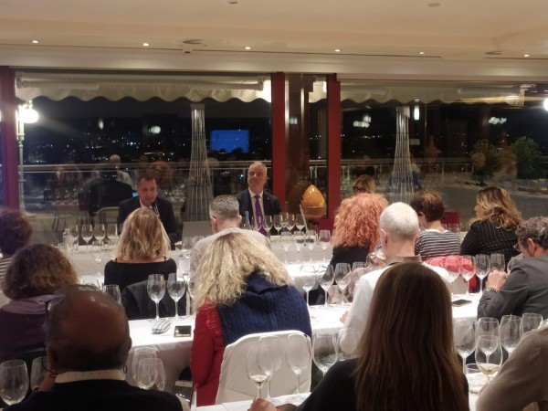 Paolo Peira enologo aziendale, Paolo Lauciani docente di Fondazione Italiana Sommelier e Ilaria Palumbo direttrice della cantina Paolo Peira enologo aziendale, Paolo Lauciani docente di Fondazione Italiana Sommelier e Ilaria Palumbo direttrice della cantina