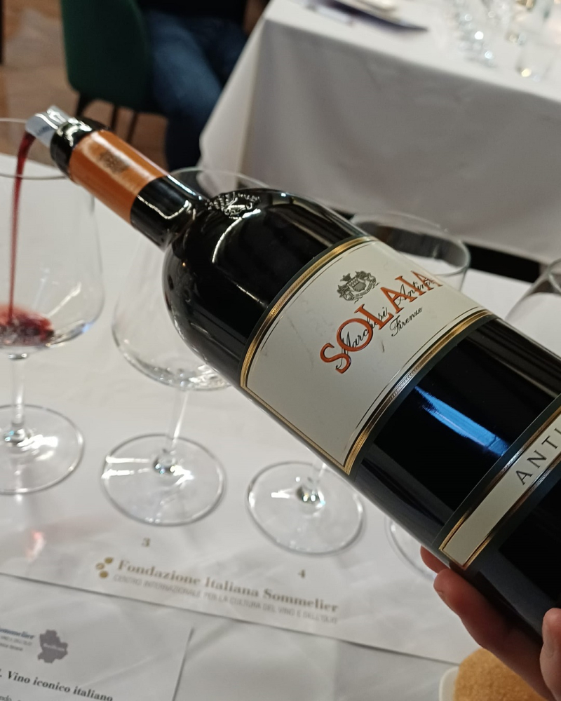 Il servizio del vino Il servizio del vino