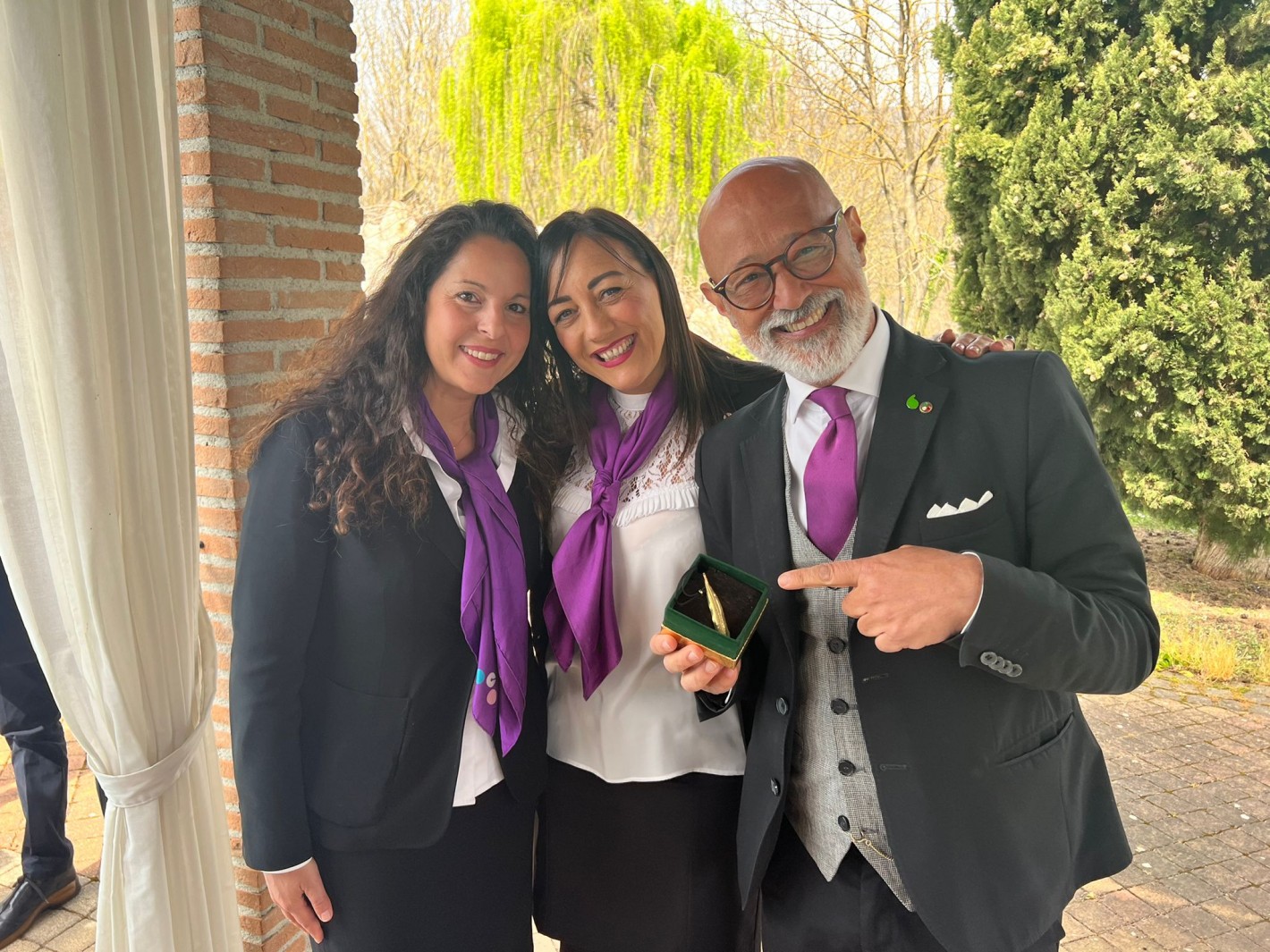 Romina Riolli, presidente della Fondazione Italiana Sommelier per la regione Lazio, Alessia Borrelli e Luciano Mallozzi