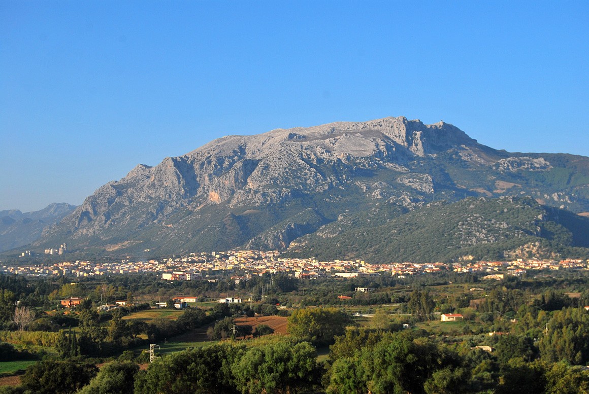 Siniscola e il Montalbo visti da Sant'Elena - Credits Beata Garncarska