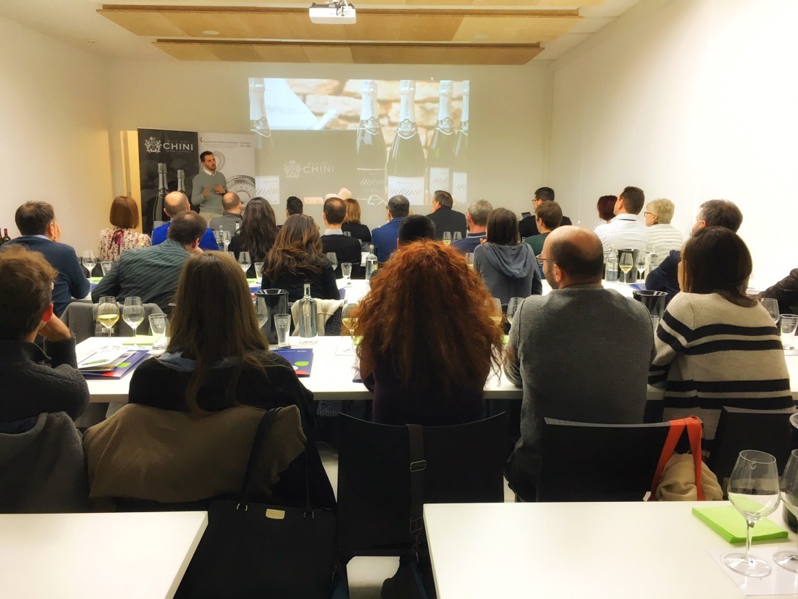 La sala durante la presentazione dell'azienda Mas de Chini