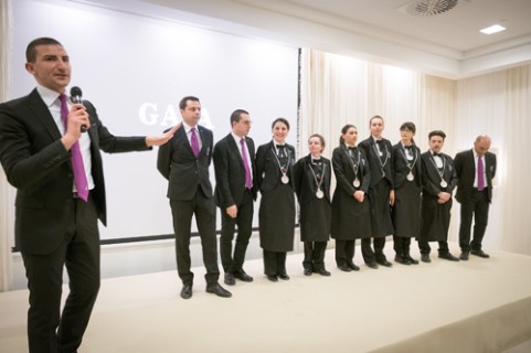 Giuseppe Cupertino consegna i Diplomi ai nuovi Sommelier dell'Olio a Borgo Egnazia