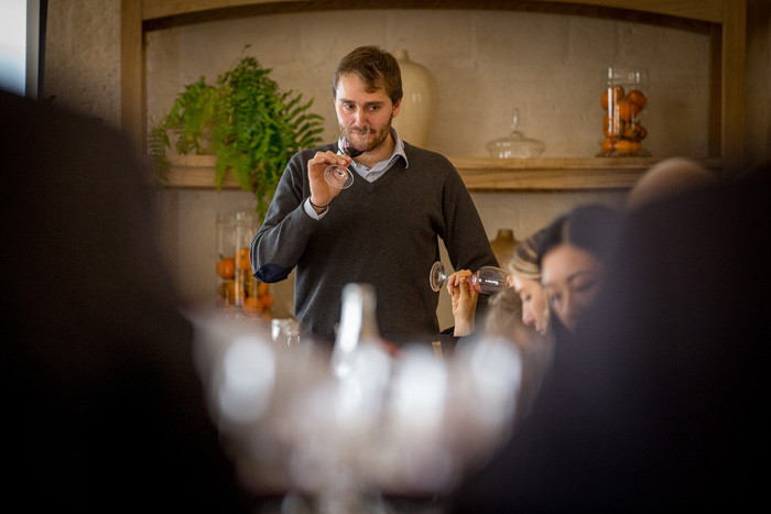 Lorenzo Pasquini conduce la degustazione di Cheval des Andes