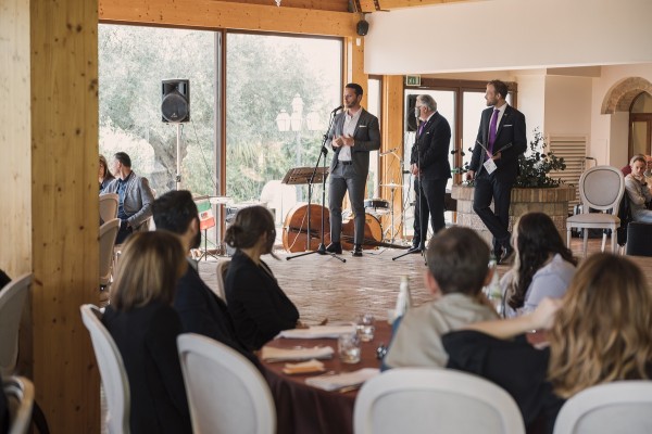 La Festa delle 5 Gocce della Guida Bibenda 2023 nelle Marche per gli Oli Evo delle Marche, Umbria ed Emilia Romagna