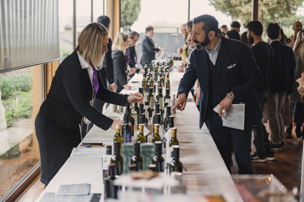 La Festa delle 5 Gocce della Guida Bibenda 2023 nelle Marche per gli Oli Evo delle Marche, Umbria ed Emilia Romagna