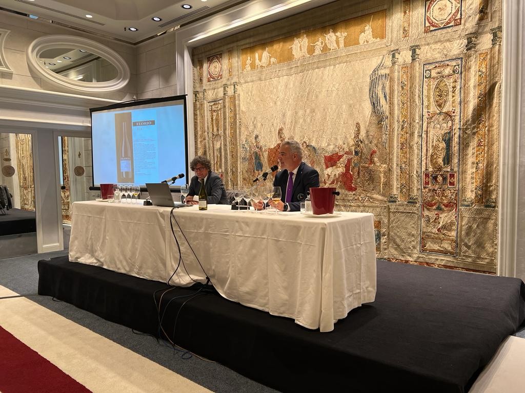 Tommaso Maggio, enologo aziendale, e Paolo Lauciani, docente di Fondazione Italiana Sommelier Tommaso Maggio, enologo aziendale, e Paolo Lauciani, docente di Fondazione Italiana Sommelier