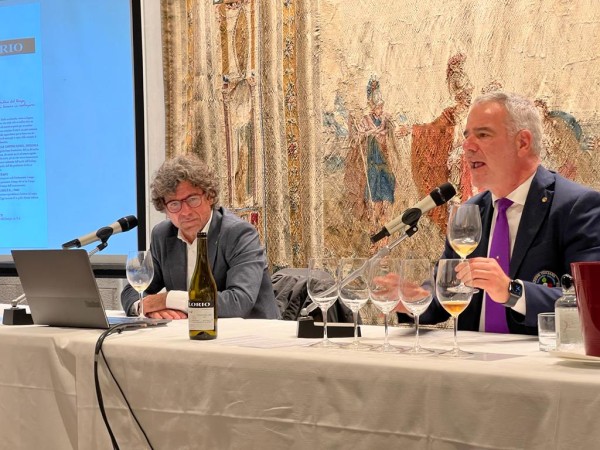 Tommaso Maggio, enologo aziendale, e Paolo Lauciani, docente di Fondazione Italiana Sommelier