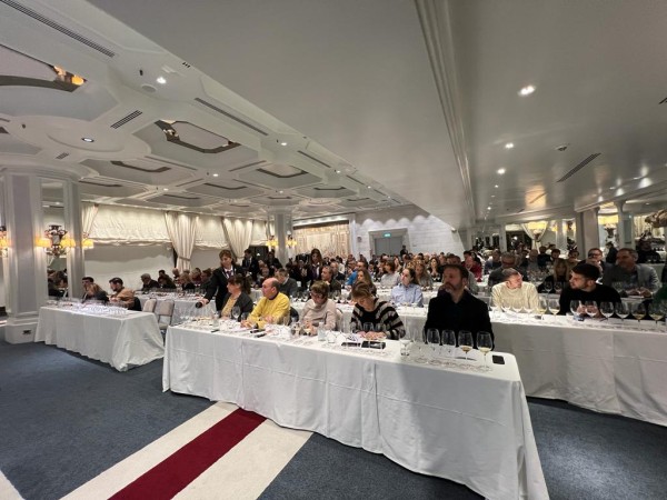 La Sala Terrazza Monte Mario gremita durante la degustazione di Florio