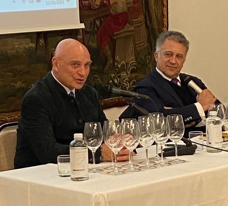 Luca D'Attoma, enologo toscano e Massimo Billetto, Docente della Fondazione Italiana Sommelier Luca D'Attoma, enologo toscano e Massimo Billetto, Docente della Fondazione Italiana Sommelier