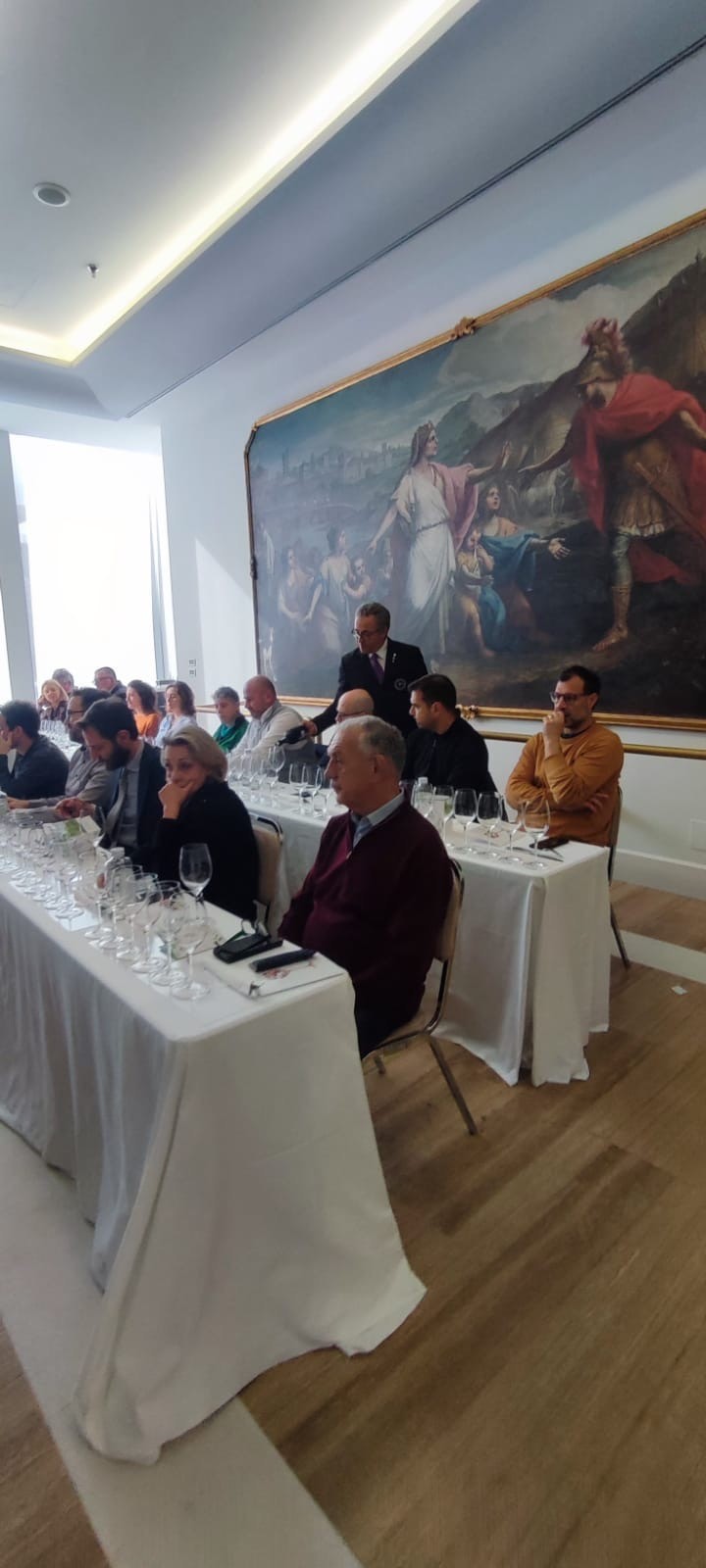 La sala di degustazione durante il servizio La sala di degustazione durante il servizio