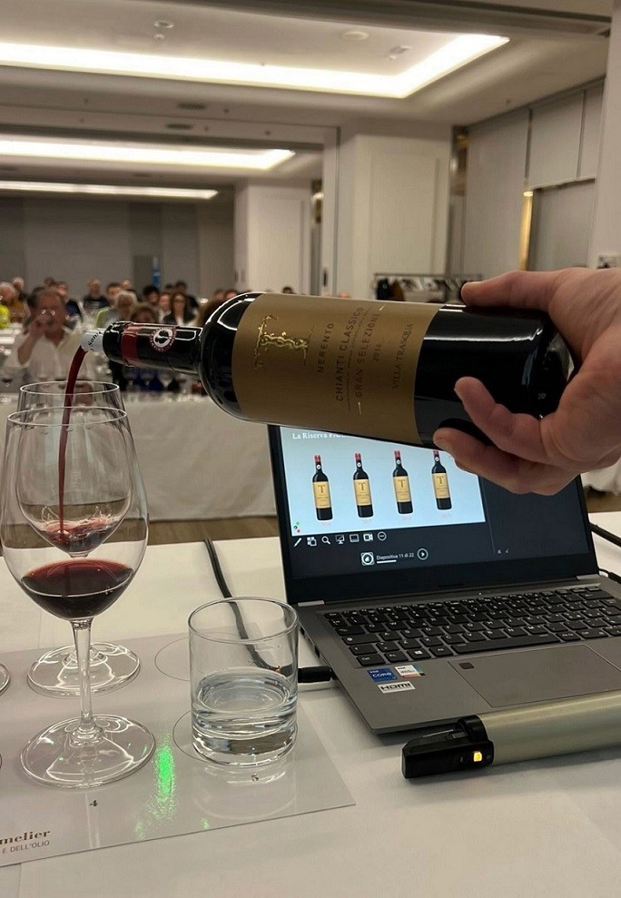 Il servizio del vino Il servizio del vino