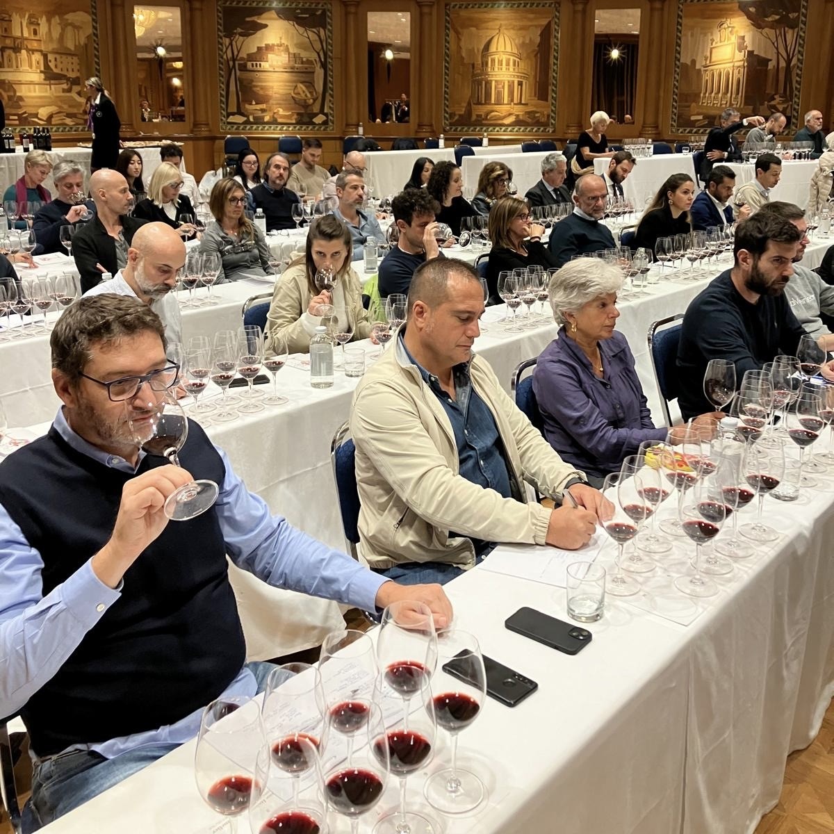 Panoramica della Sala Ellisse durante la degustazione Panoramica della Sala Ellisse durante la degustazione