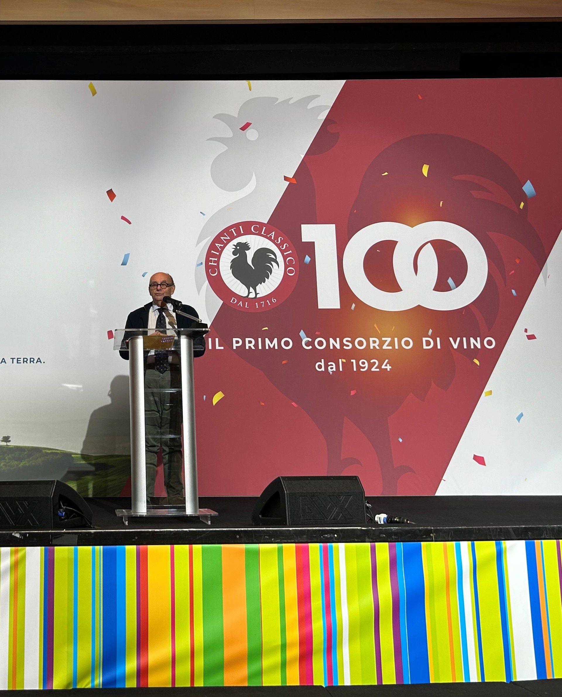 L'intervento di Carlo Cambi – Giornalista ha parlato del Chianti Classico, il Potere del Vino, un Vino di Potere L'intervento di Carlo Cambi – Giornalista ha parlato del Chianti Classico, il Potere del Vino, un Vino di Potere