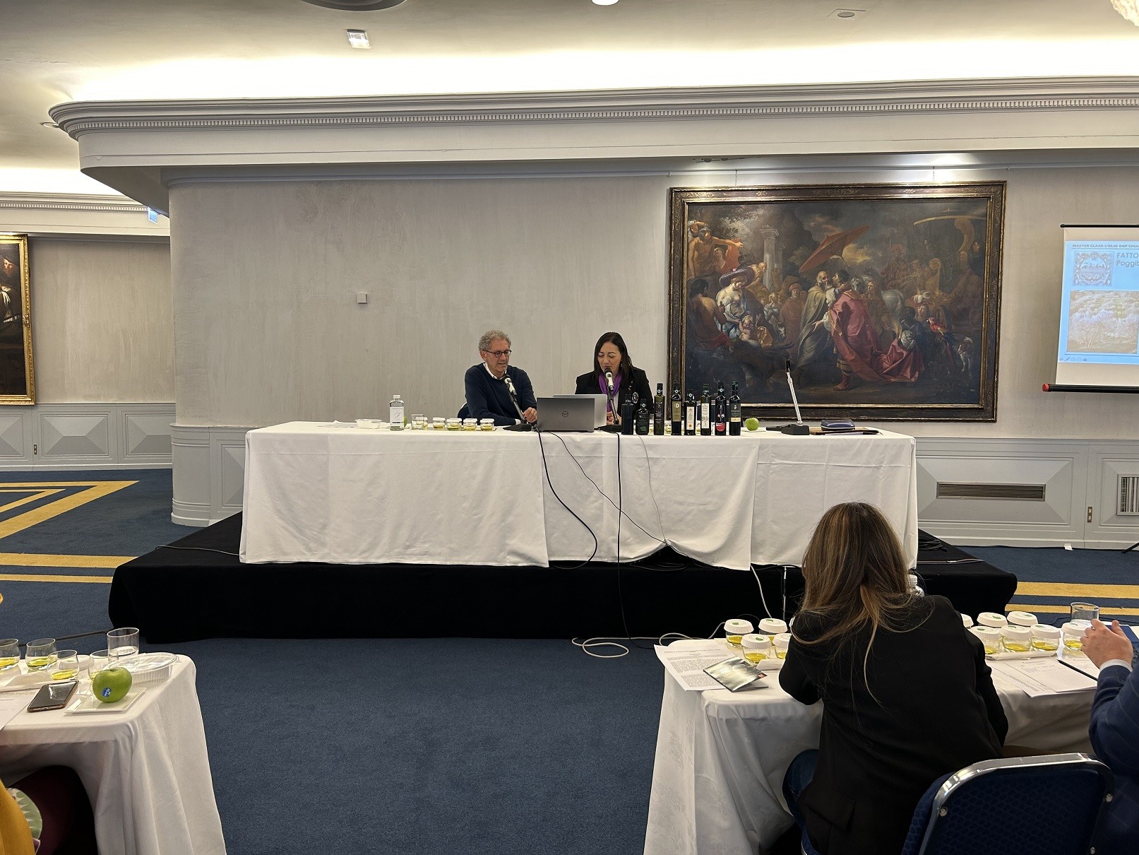 La Sala di degustazione del Seminario sull’Olio Extravergine di Oliva Chianti Classico La Sala di degustazione del Seminario sull’Olio Extravergine di Oliva Chianti Classico