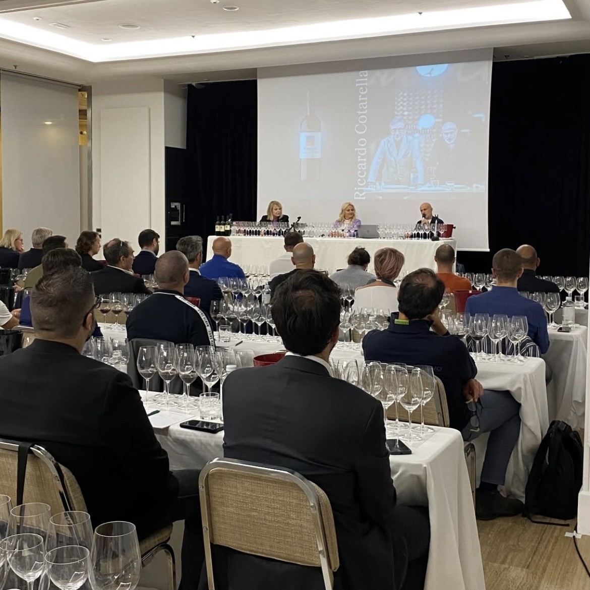 La verticale di 20 annate di Montiano organizzata in Fondazione Italiana Sommelier La verticale di 20 annate di Montiano organizzata in Fondazione Italiana Sommelier