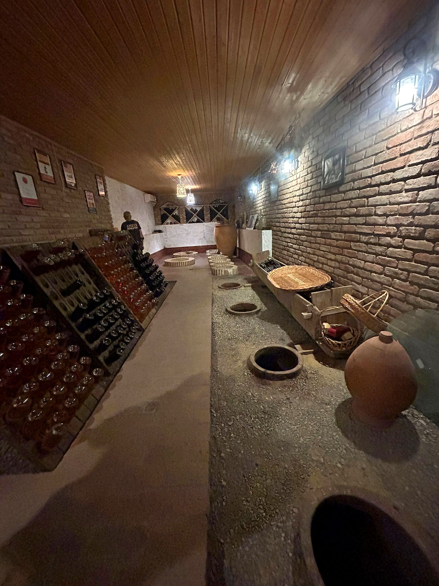 Iago Winery, anfore Qveri interrate all'interno della cantina