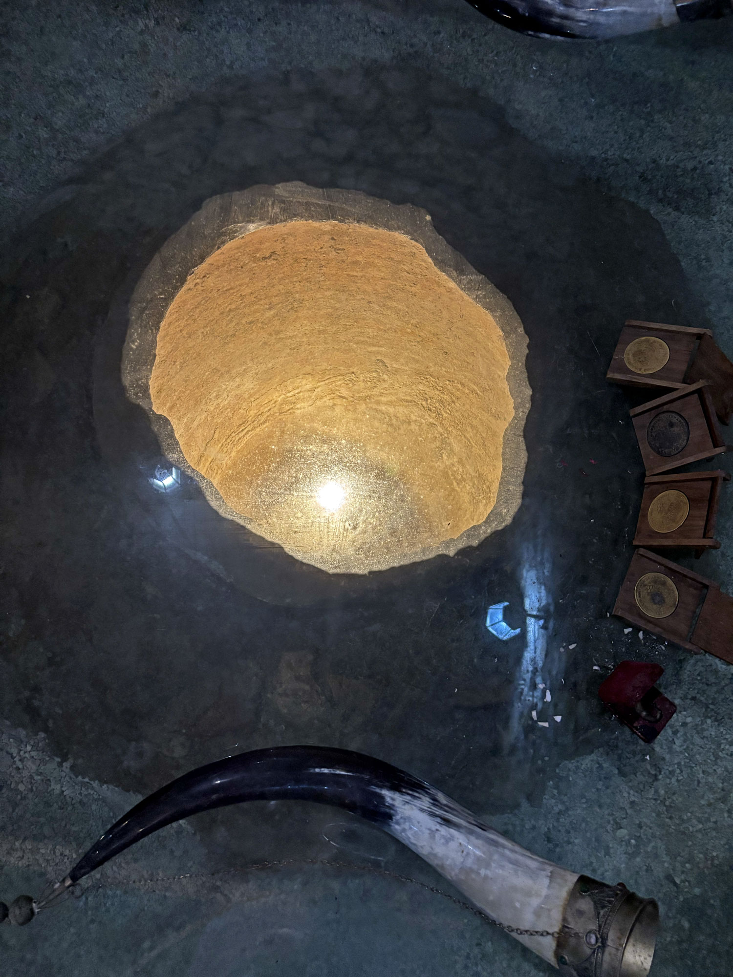 Monastero di Alaverdi, dettaglio interno di un'antica anfora