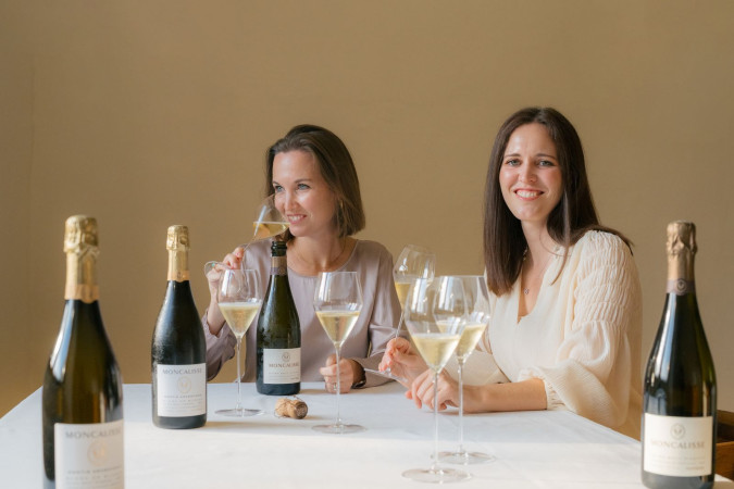 L SOGNO DI JULIA E KAROLINE WALCH PRENDE FORMA: NASCE MONCALISSE, LA NUOVA CANTINA DEDICATA ALL’ARTE DEL TRENTODOC L SOGNO DI JULIA E KAROLINE WALCH PRENDE FORMA: NASCE MONCALISSE, LA NUOVA CANTINA DEDICATA ALL’ARTE DEL TRENTODOC